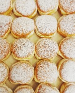 Frische Berliner dürfen beim Prinzenwiegen in den MÜNSTER ARKADEN nicht fehlen