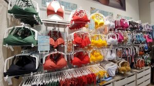 Bikini-Wand von Calzedonia in den MÜNSTER ARKADEN