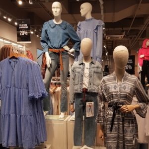 Must-have in den MÜNSTER ARKADEN Must-have Blusenkleid bei ONLY in den MÜNSTER ARKADEN