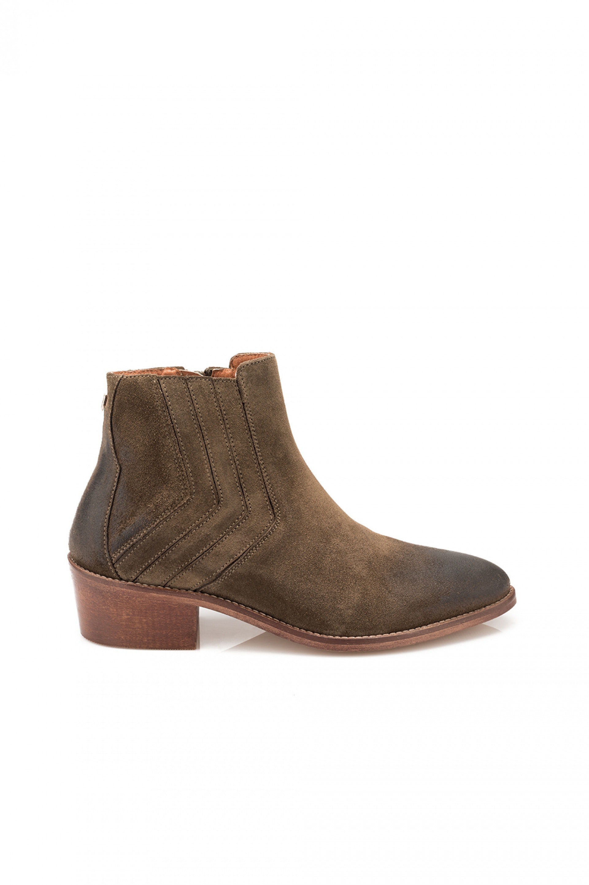 Botim em suede perfurado e tacão clássico | Ankle Boots Salsa Jeans