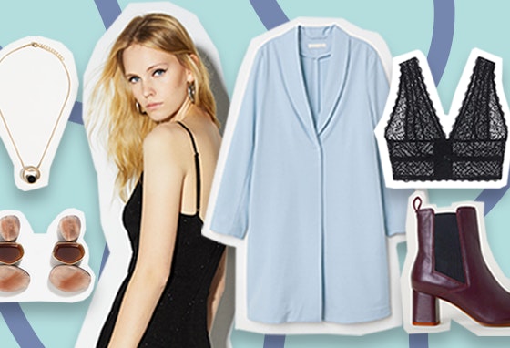 Como reinventar um vestido preto simples