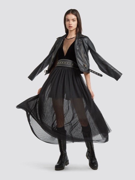 Biker jacket ecopele 219€ -50%, vestido com calção 229€ -30%, cinto com tachas 119€ -30%, botas com tachas 185€ -30%