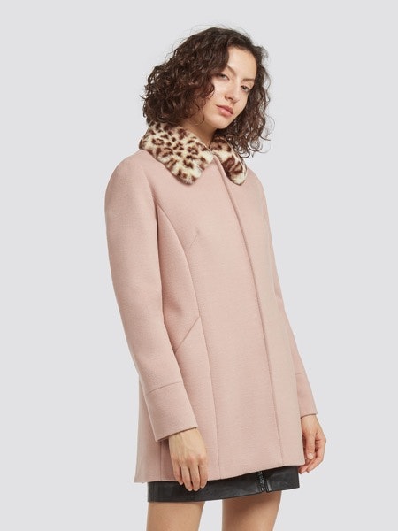 Casaco rosa pastel com gola print, 299€ -30%