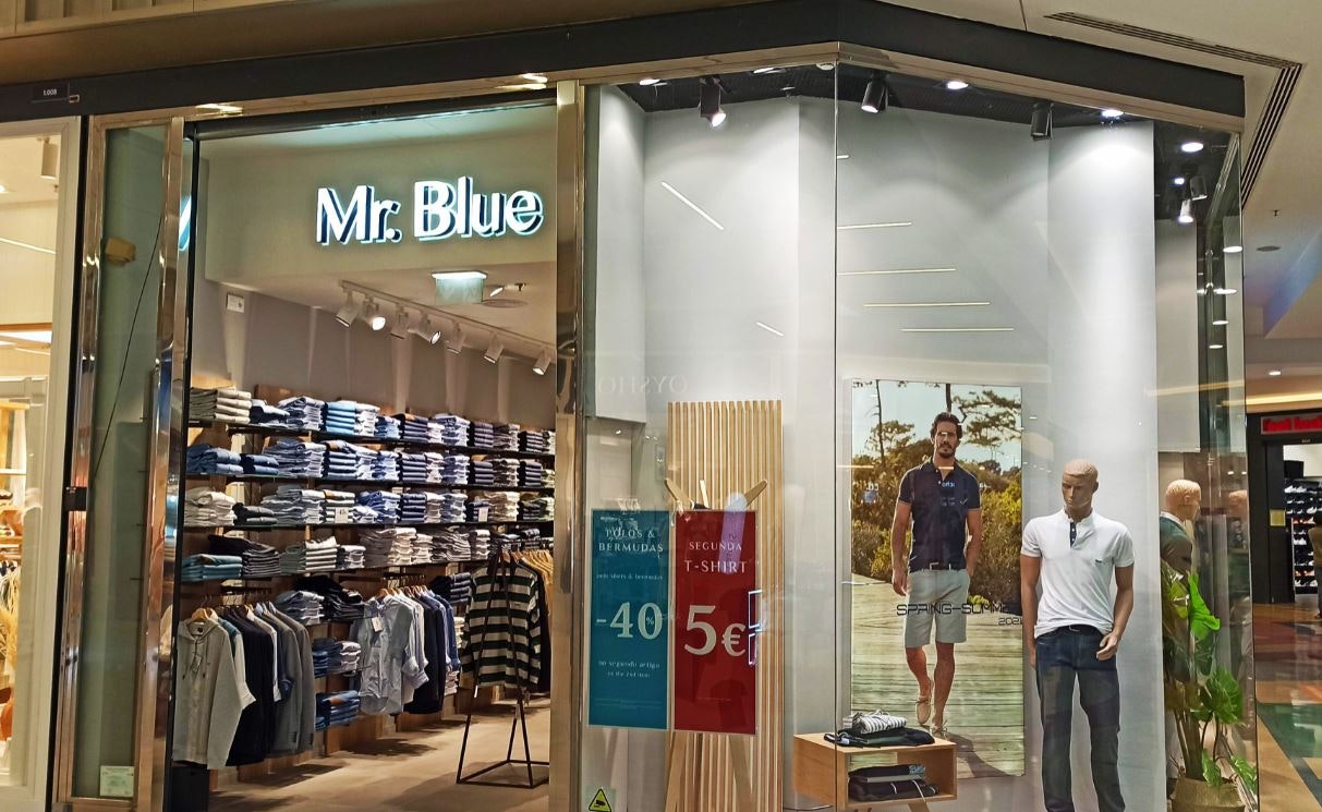 mr.blue-cascaishopping4.jpg