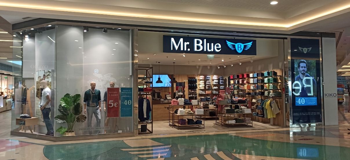 mr.blue-cascaishopping5.jpg