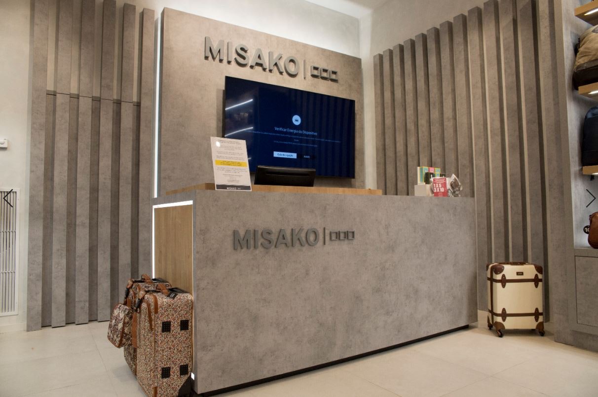 Misako-no-CascaiShopping-1.JPG