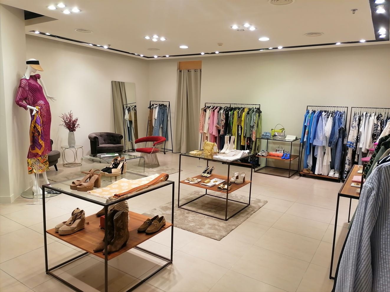 CascaiShopping Fashion Advising Lounge.JPG