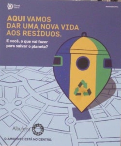 água