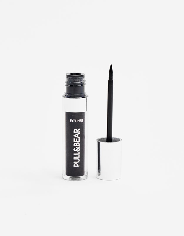 Pull&Bear, Eyeliner líquido, 5,9€