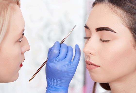 Sobrancelhas com design? É na Bleem!