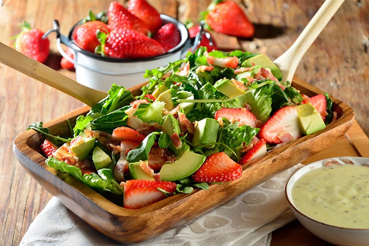 Ensalada con fresas y aguacate