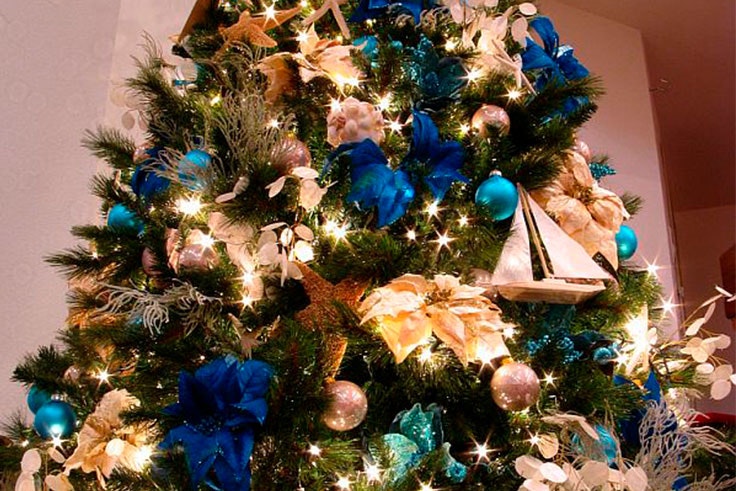 Árboles de Navidad en azul