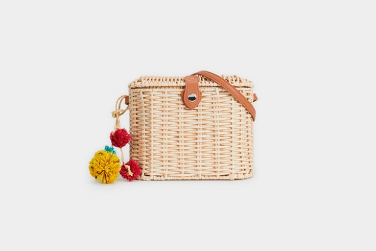 bolso-mimbre-beige-parfois