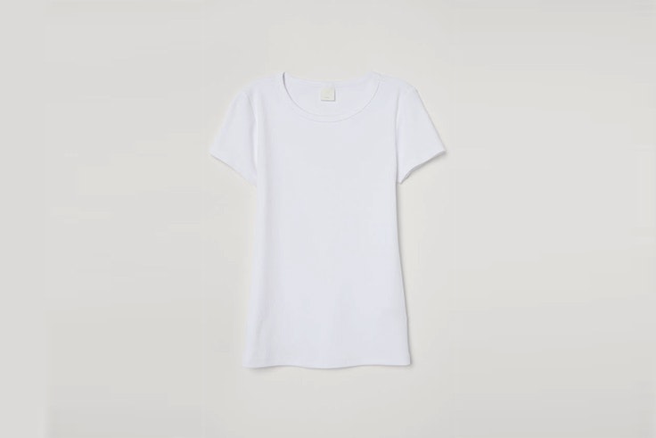 camiseta blanca hym el estilo de Nadine Caldera