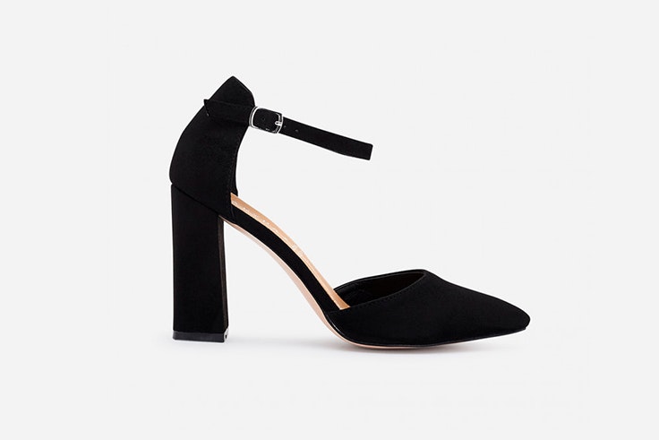 zapato de tacon negro marypaz