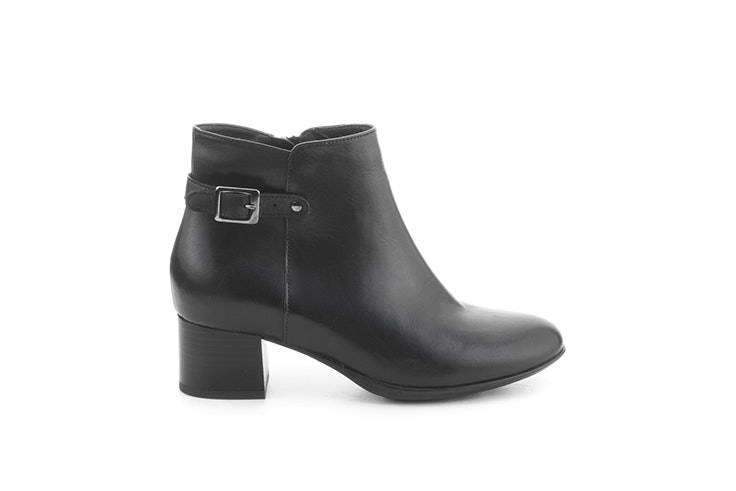Botines negros con tacón bajo de Fosco
