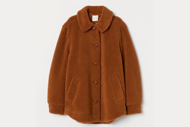 Chaqueta de borreguito en color marrón de H&M