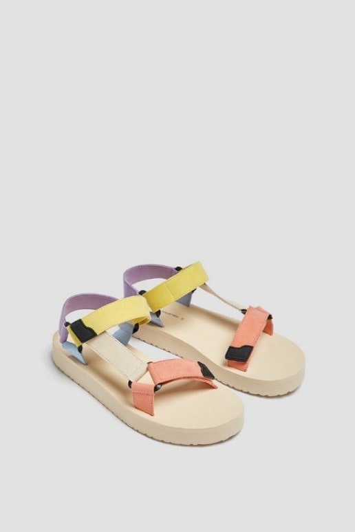 Sandalias a todo color