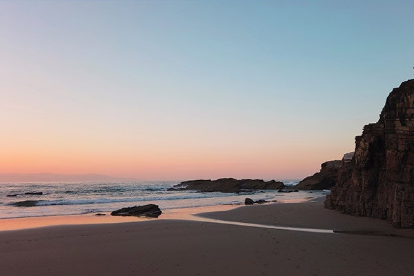 Foto: Playa de las Catedrales, Unsplash