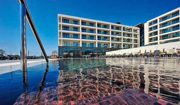 Duas noites no Hotel Vila Galé Coimbra + pequeno almoço + almoço ou jantar + espetáculo de fado, Agência Abreu, desde 179€