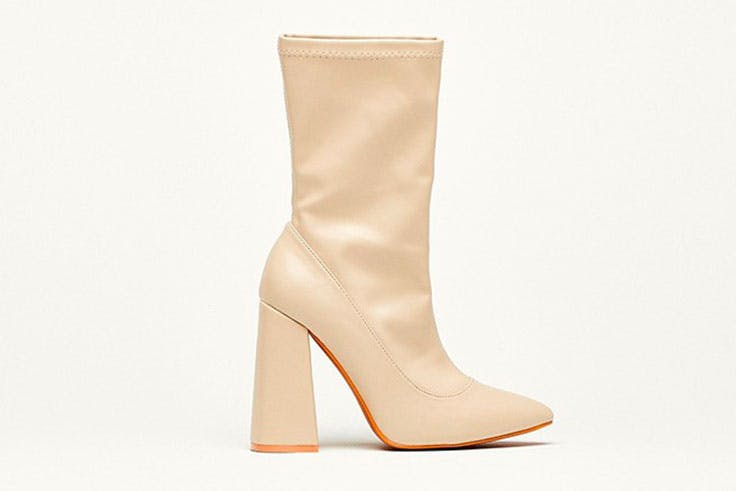 botin blanco de Sfera Botín elástico blanco de Sfera (35,99€). Perfecto para tu look