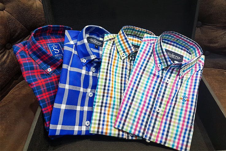 Camisas de cuadros de la tienda Solera de Luz del Tajo
