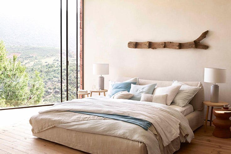 Dormitorio con decoración rústica de Zara Home