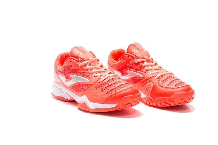 Living Coral en moda deportivas