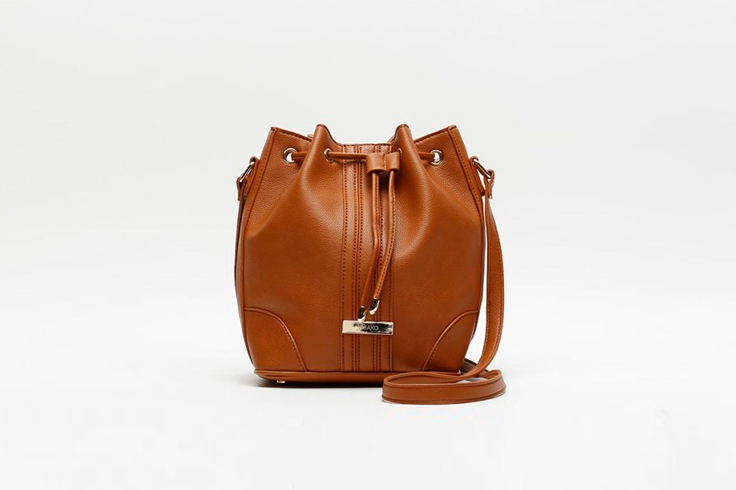 bolso-bandolera-color-camel-misako