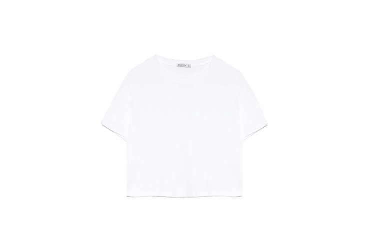 Camiseta crop top de manga corta en blanco de Stradivarius