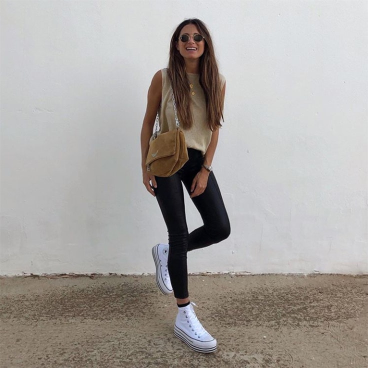 maria valdes estilo zapatillas plataforma blancas converse