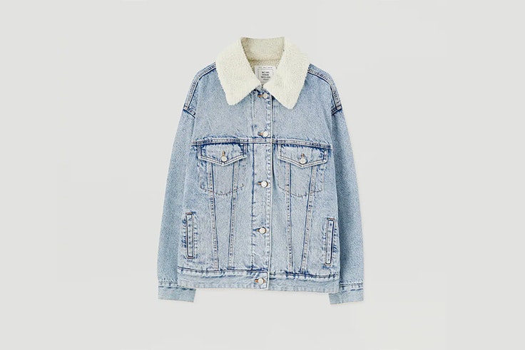 cazadora denim con cuello e borreguito de pull and bear prendas de borreguito