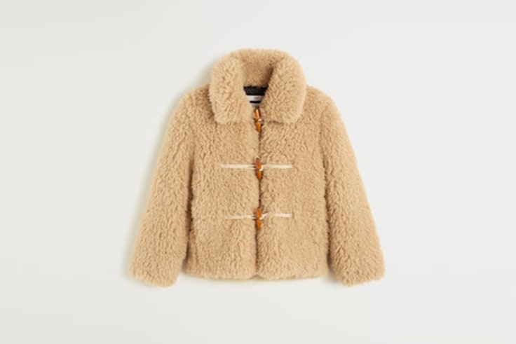 chaqueta beige de borreguito de Mango prendas de borreguito