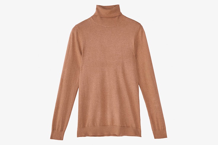 Jersey de cuello alto en color marrón claro de Massimo Dutti