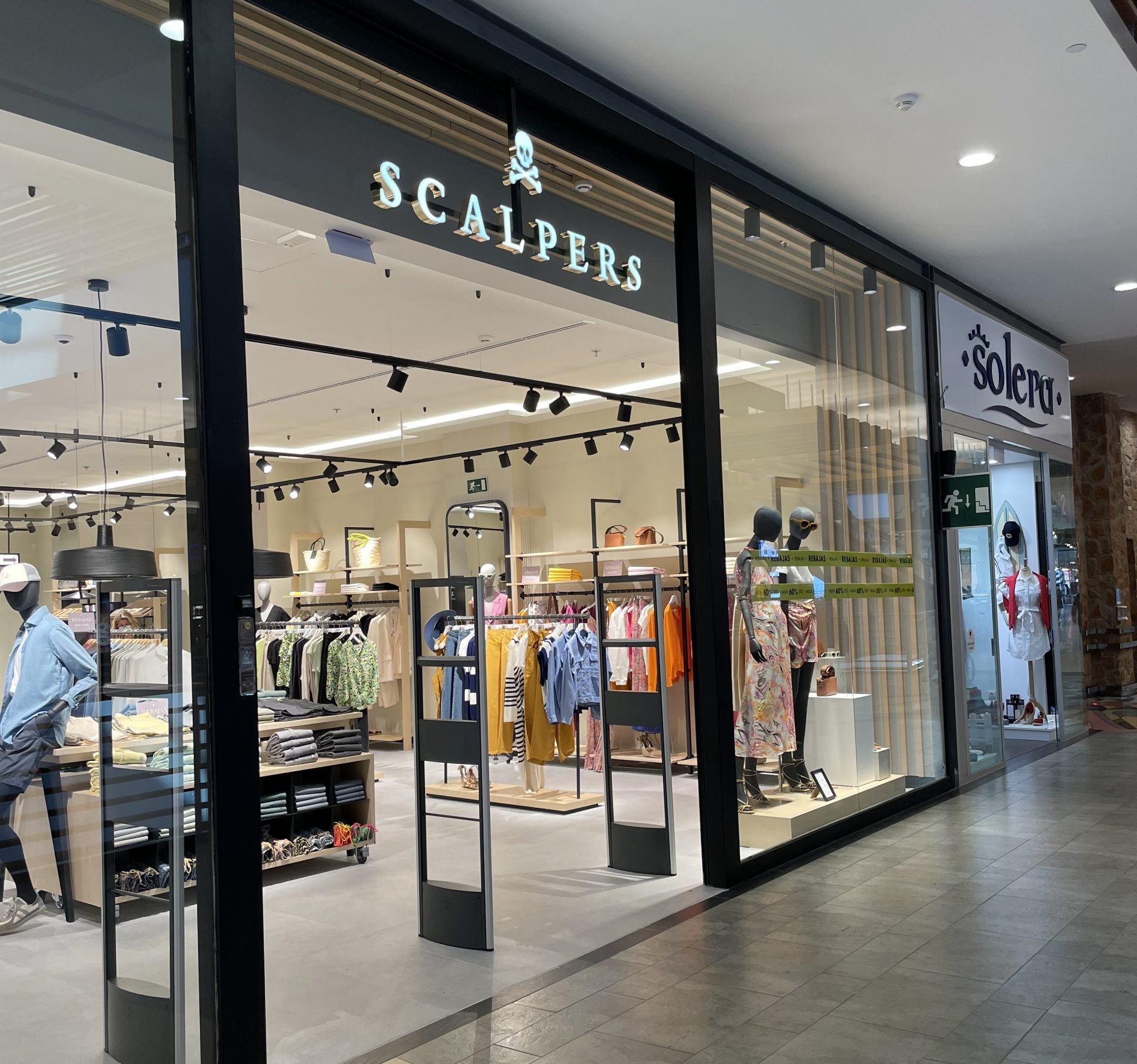 Scalpers: Nueva tienda de moda de hombre, mujer y niño en Luz del Tajo