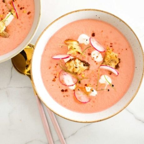 ¡Aún quedan días de verano! Disfrútalos con esta receta de gazpacho de sandía