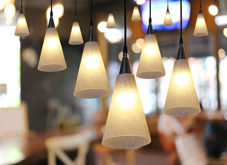 Decora tu hogar con diferentes elementos de iluminación.
