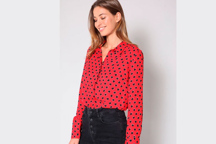 camisa-estampada-roja-pimkie