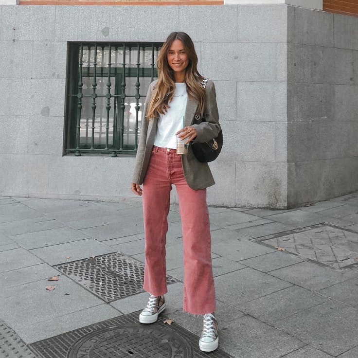 grace-villareal-conjunto-pantalon-de-pana-rosa