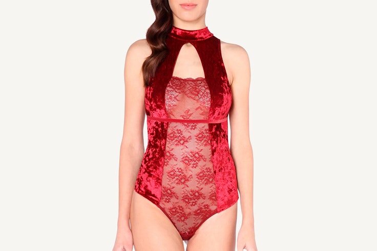 lenceria-roja-body-encaje-terciopelo-intimissimi