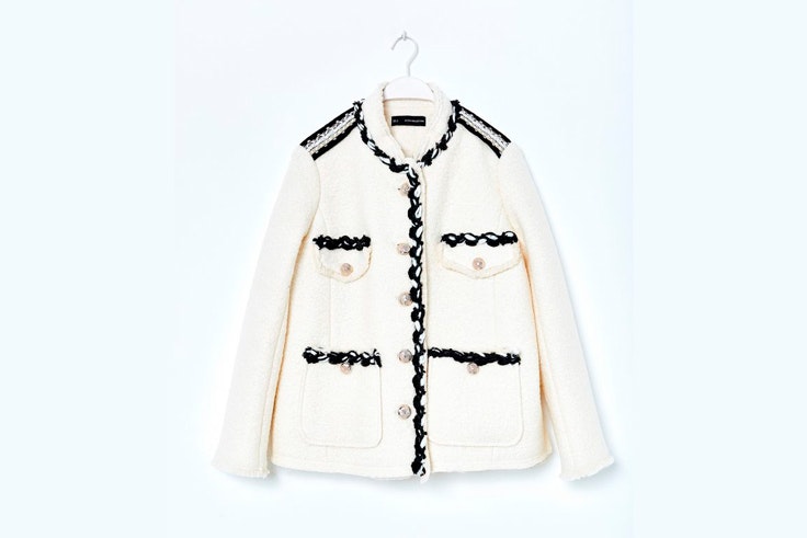 chaqueta-blanca-con-pasamaneria-sfera