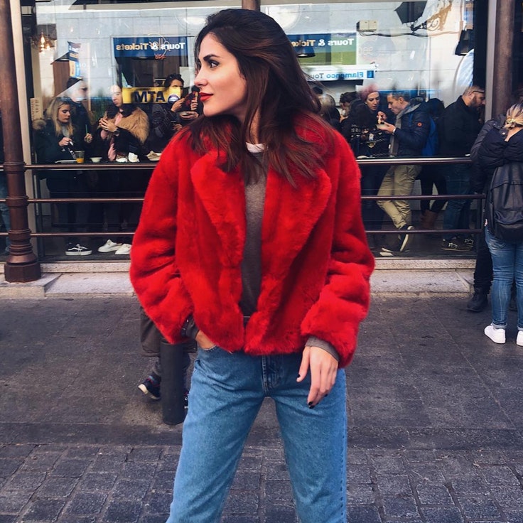 mery-turiel-conjunto-chaqueta-roja-pelo-invierno-2019-prendas