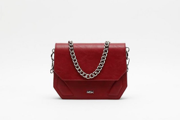 bolso-granate-bandolera-cadena-plata-misako