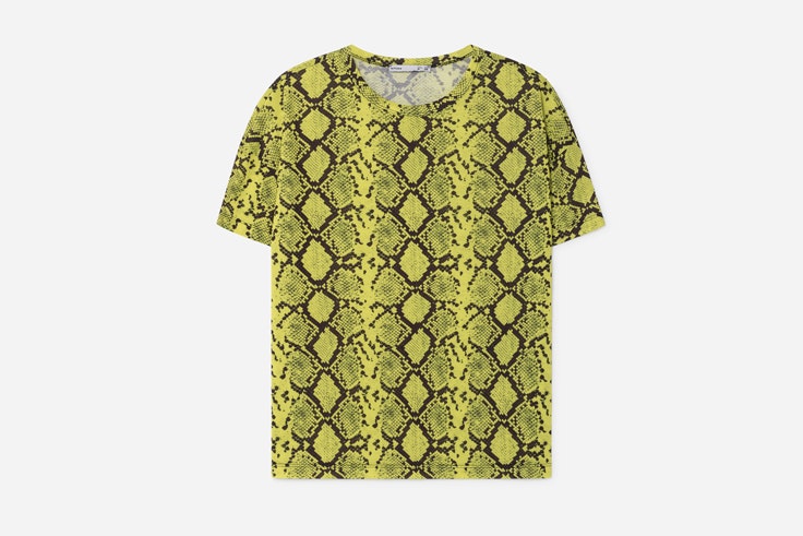 camiseta-manga-corta-amarilla-estampado-serpiente-animal-print-lefties-2