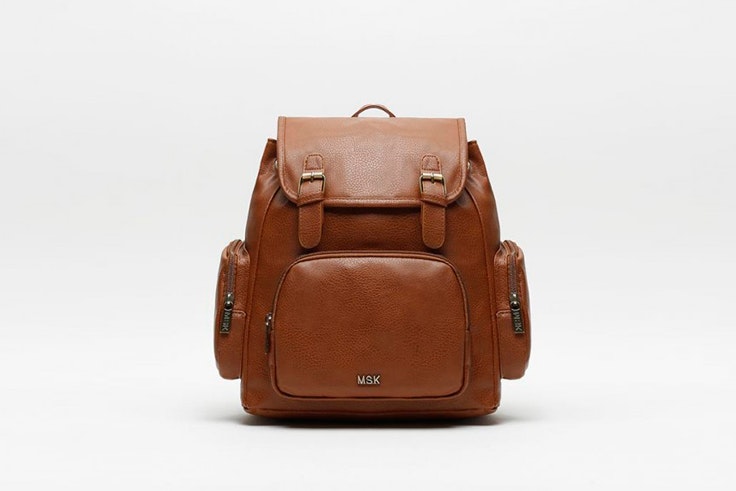 mochila-marron-bolsillos-misako