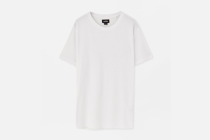 camiseta-blanca-manga-corta-pull-and-bear
