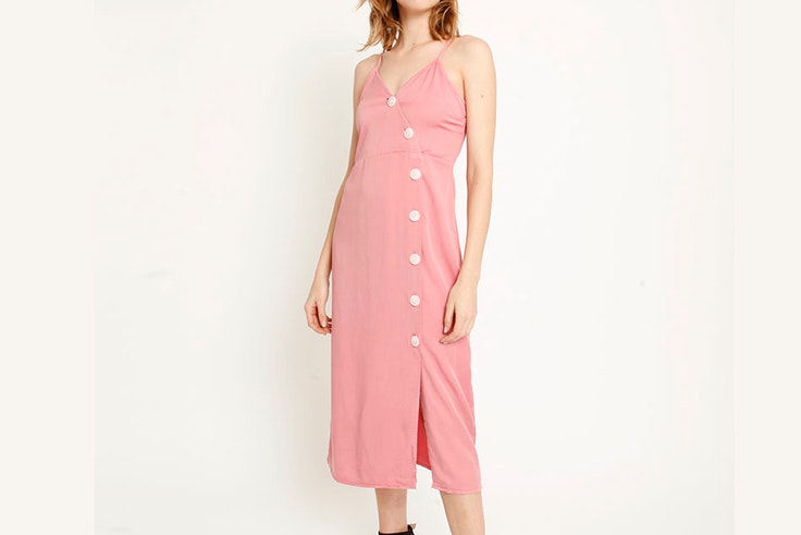vestido-midi-color-rosa-detalle-botones-pimkie