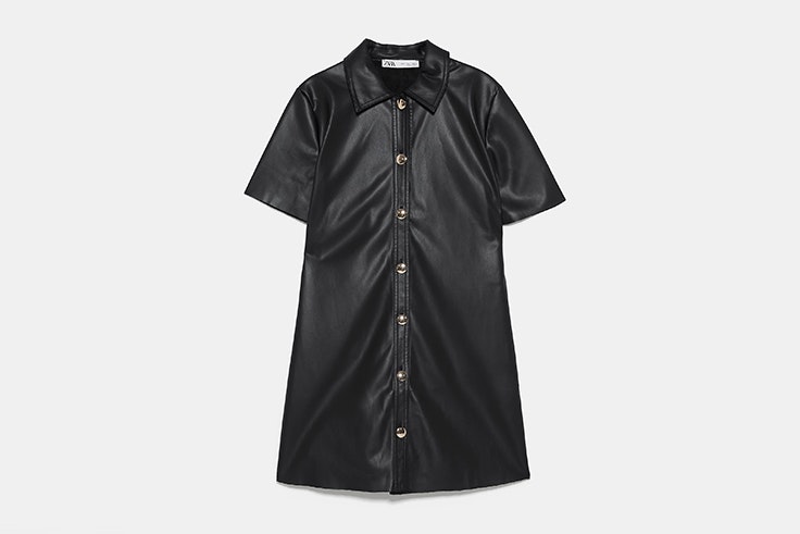 vestido negro con botones de zara
