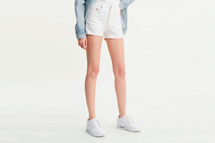 shorts blancos levis imprescindibles de agosto