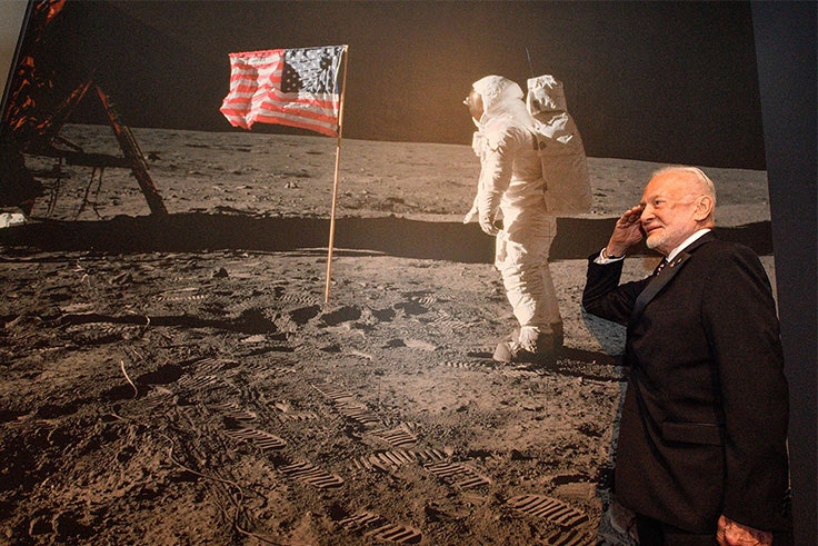 Viaje-a-la-Luna-en-Max-Center